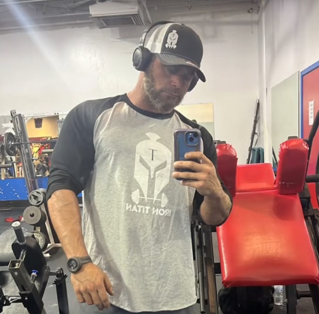 3/4 sleeve raglan shirt